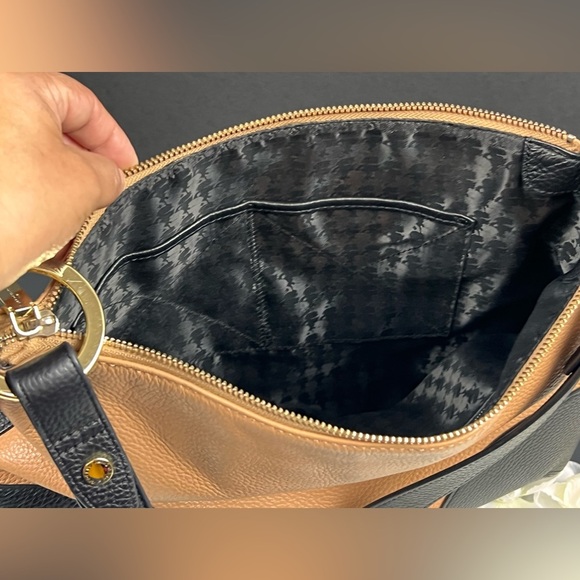 Karl Lagerfeld Paris, luxury bag - Picture 9 of 12